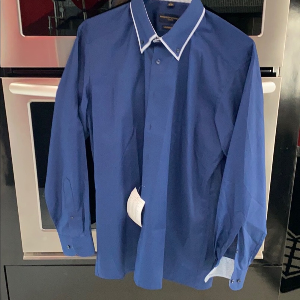 DesignerMen’s button down shirt